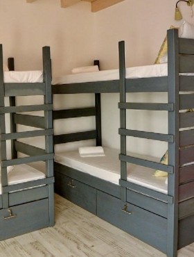 Hostele